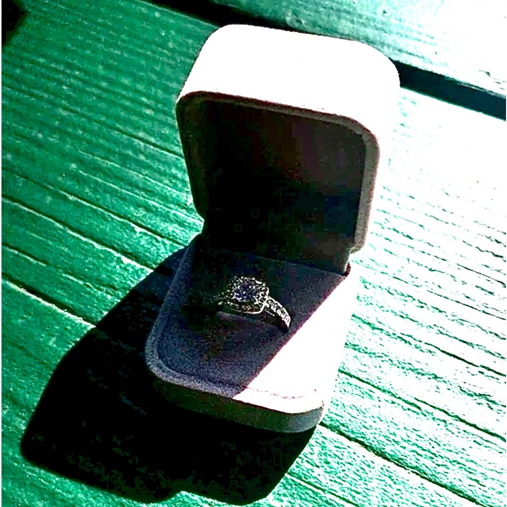 New 3.2 CT Cushion Cut Halo White Sapphire 14k White Gold Plated Bridal Ring Set - Picture 9 of 15